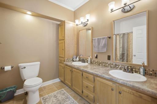 25-web-or-mls-26670-foxes-landing-rd.jpg