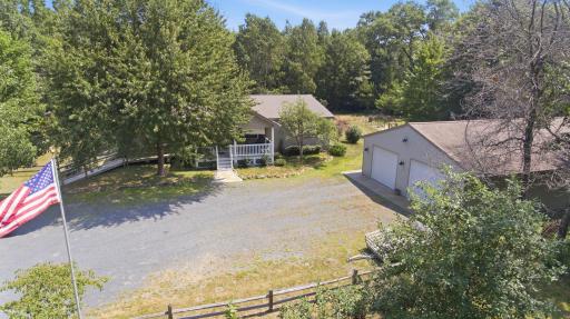 50-web-or-mls-26670-foxes-landing-rd.jpg