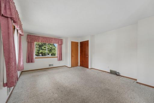 11-web-or-mls-jackson-S2407-011.jpg