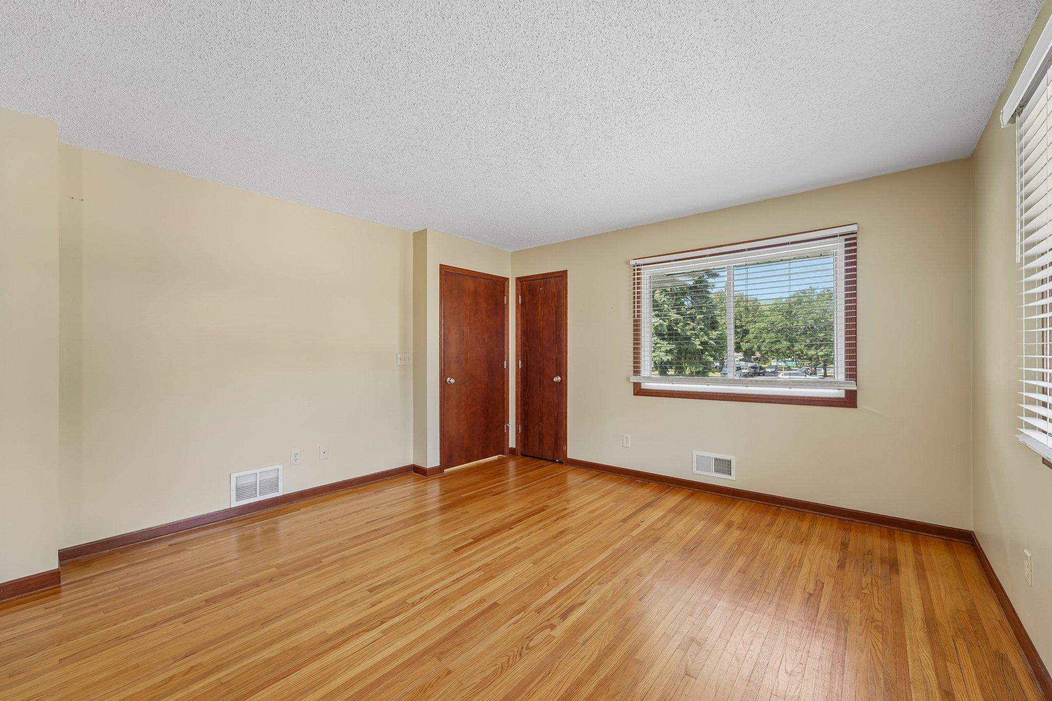 26-web-or-mls-jackson-S2407-026.jpg