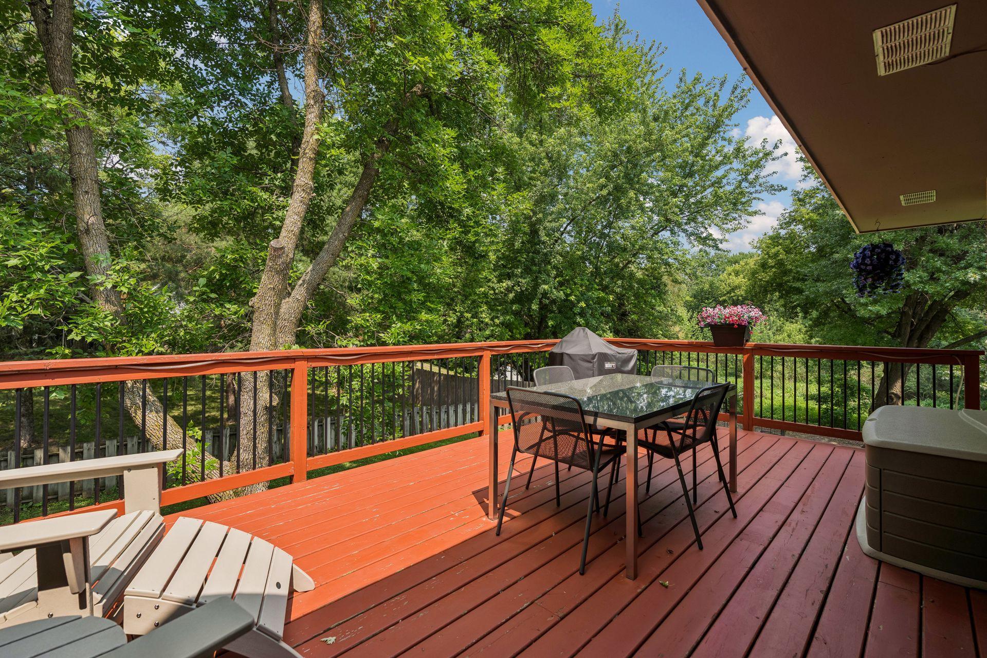 Huge 12' x 20' deck