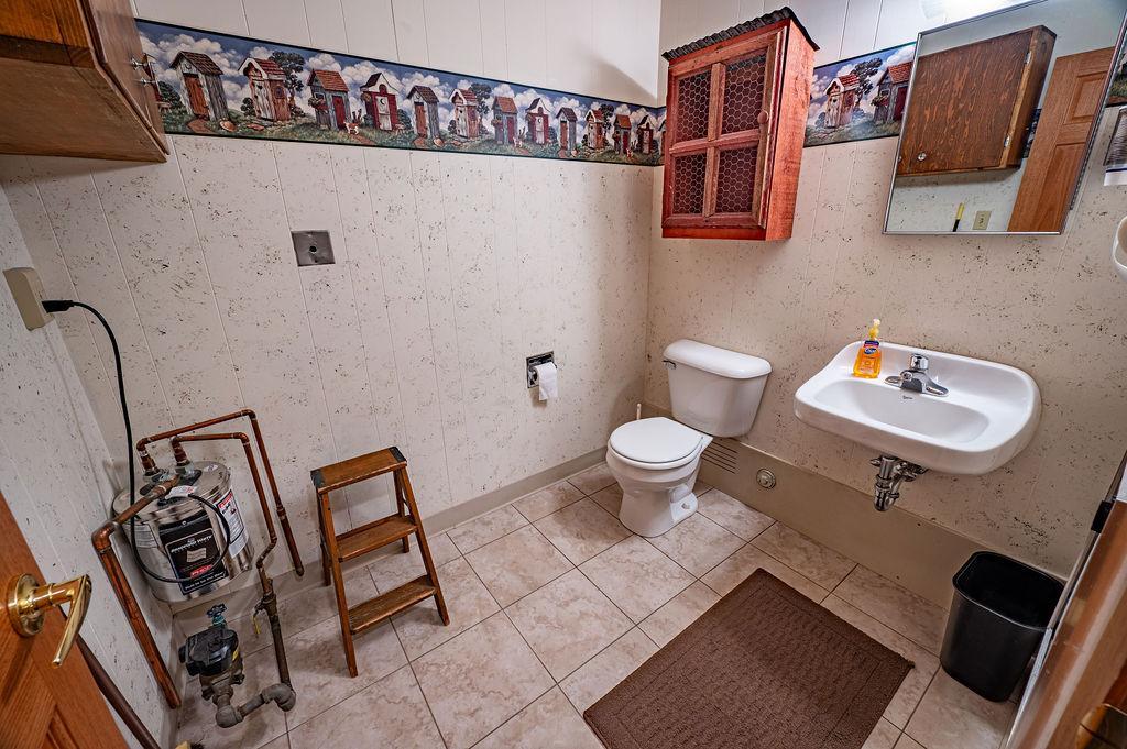 359 Main - 1/2 Bath