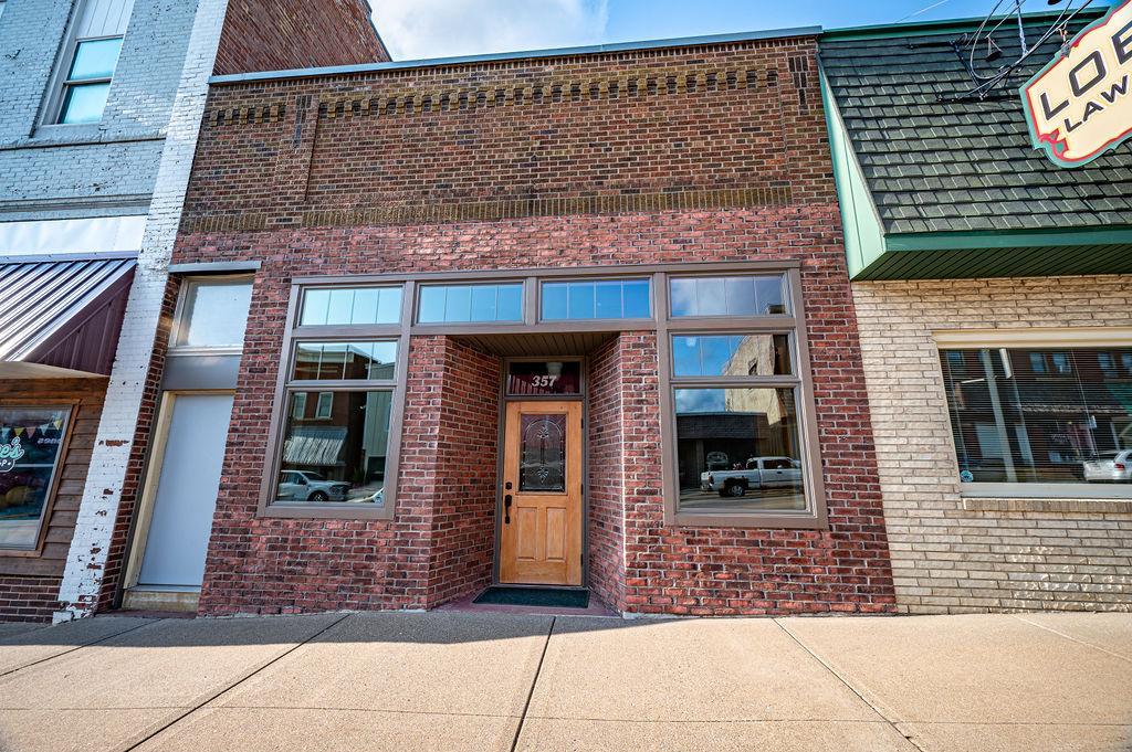 357 Main St Entrance