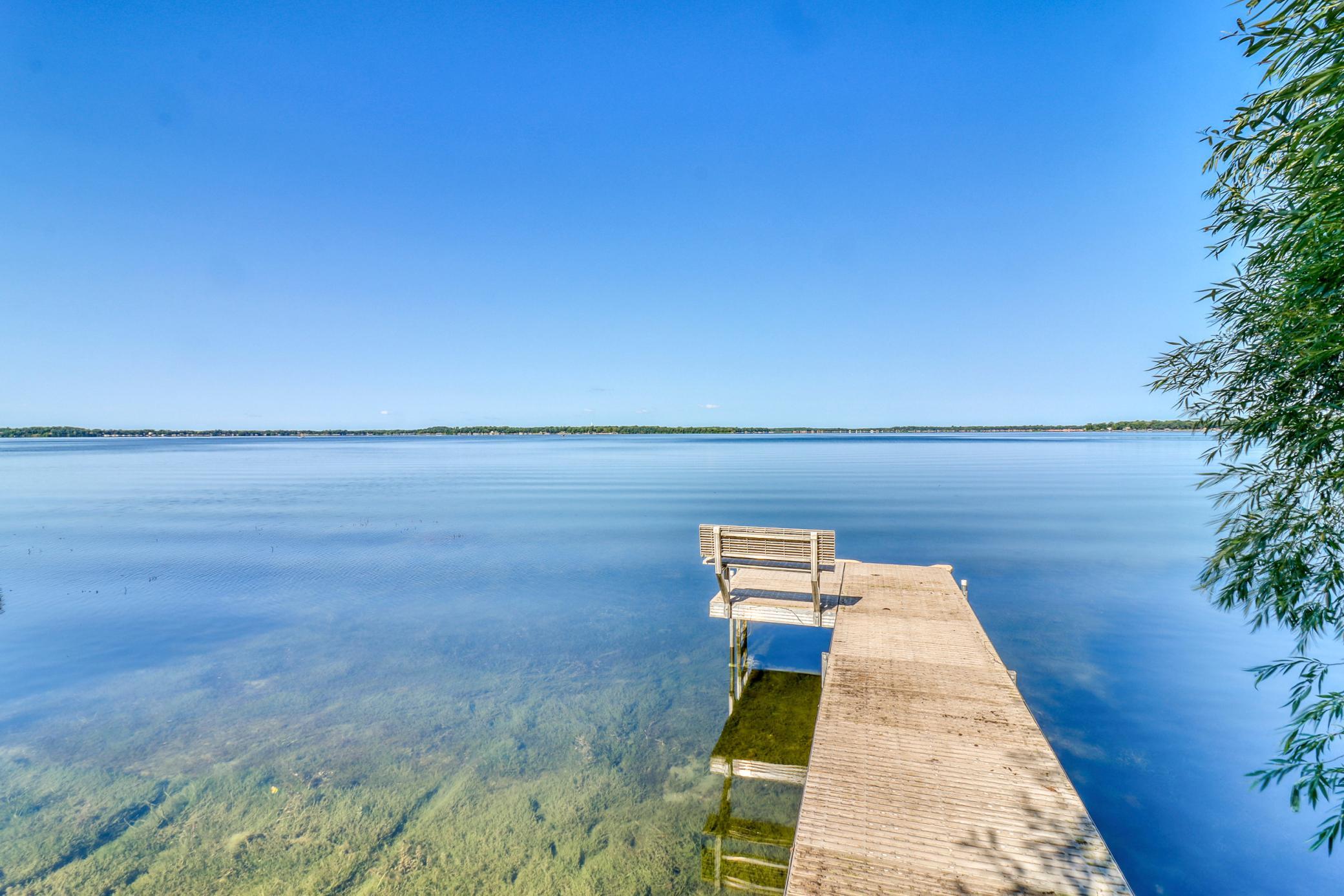 Exterior_Lake1_1-3264.jpeg