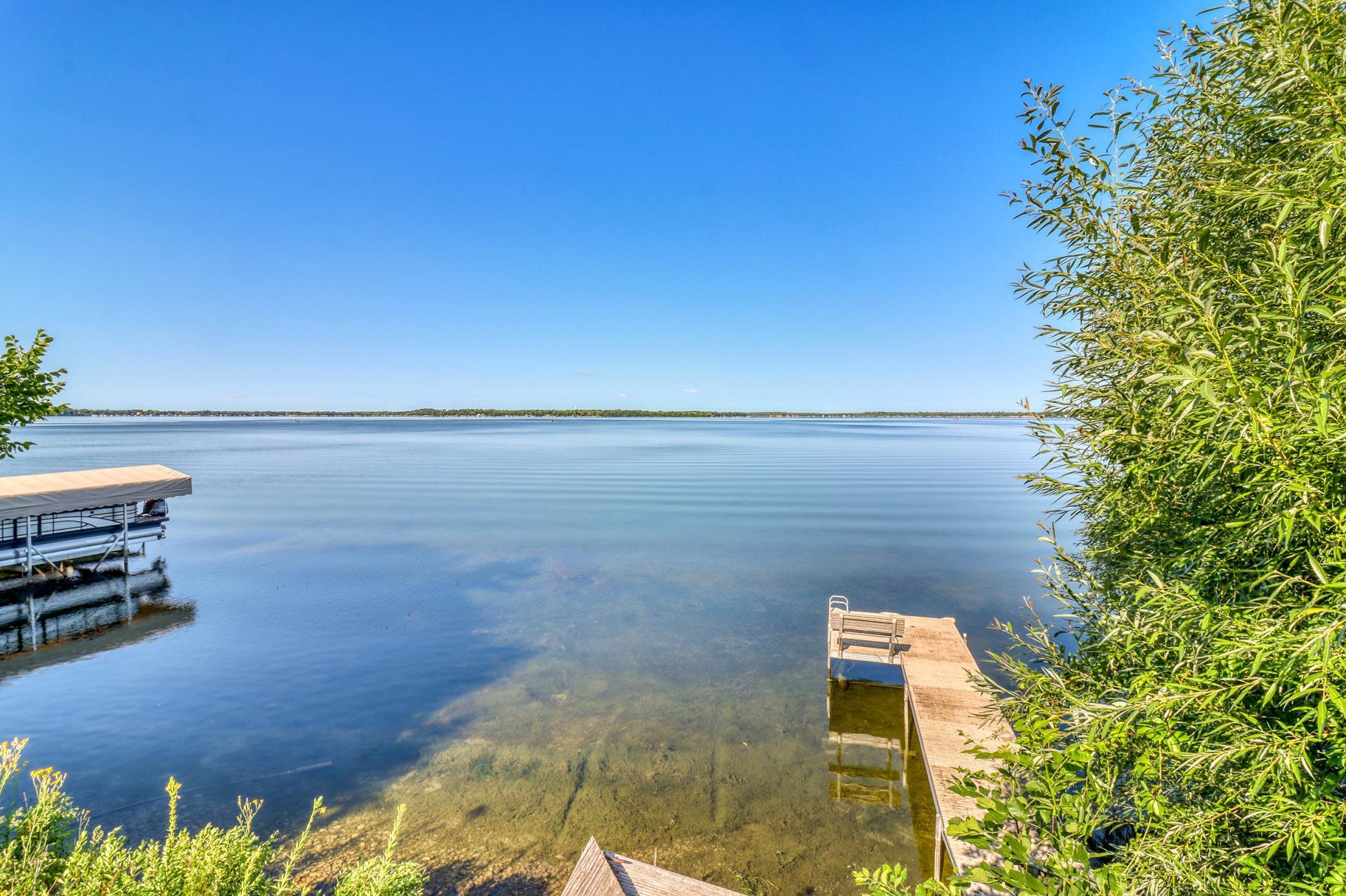 Exterior_Lake1_0-3264.jpeg
