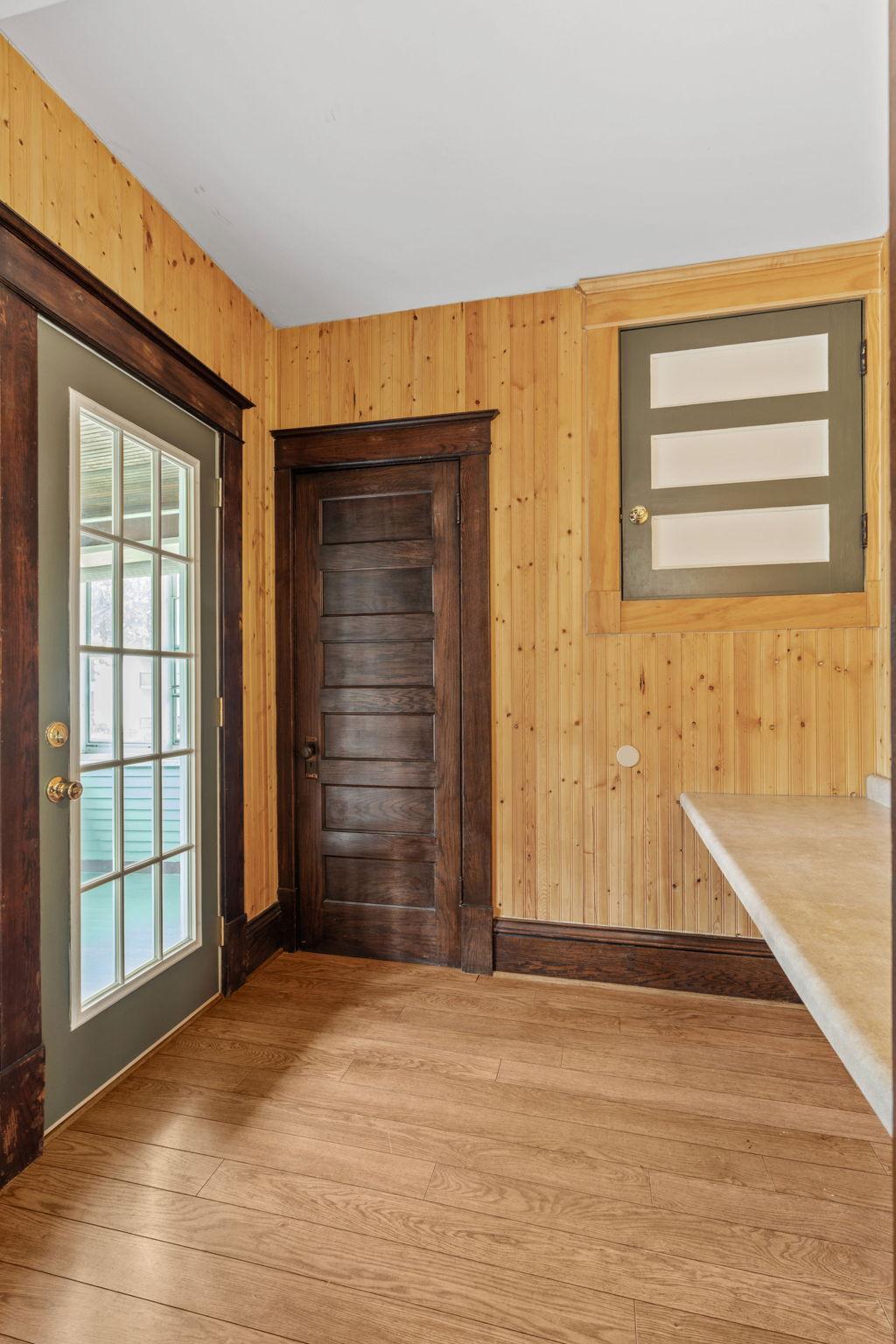 Awesome side office area leading to the huge balcony.