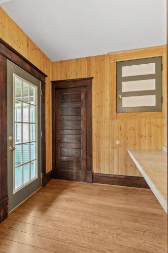 Awesome side office area leading to the huge balcony.
