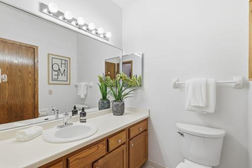 7440 Edinborough Way, 4116, Edina, MN 55435
