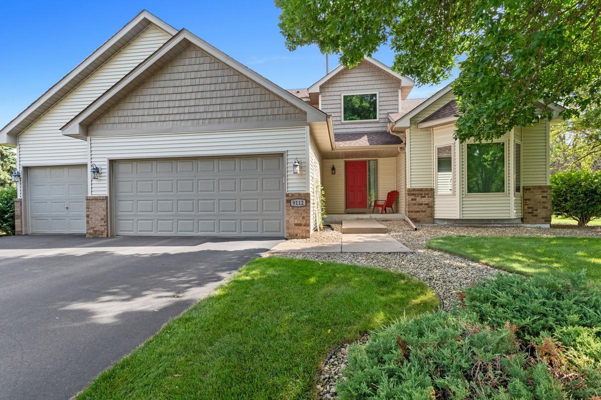 Beautiful Modified 2 Story in a quiet cul-de-sac