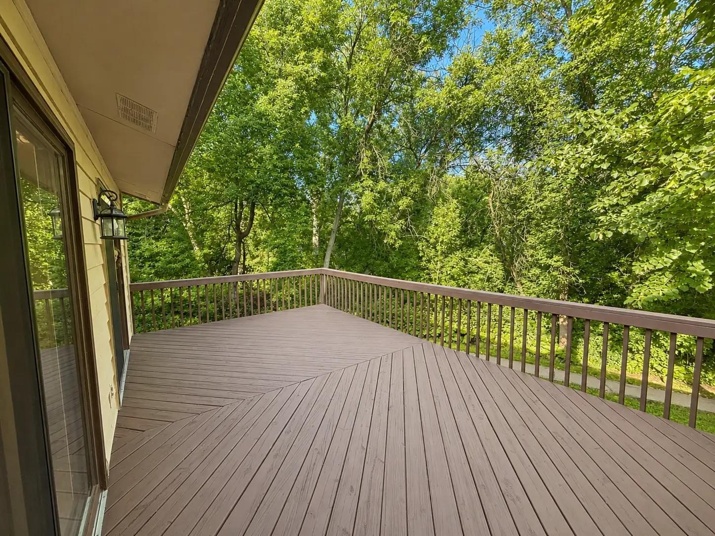 Upper level deck