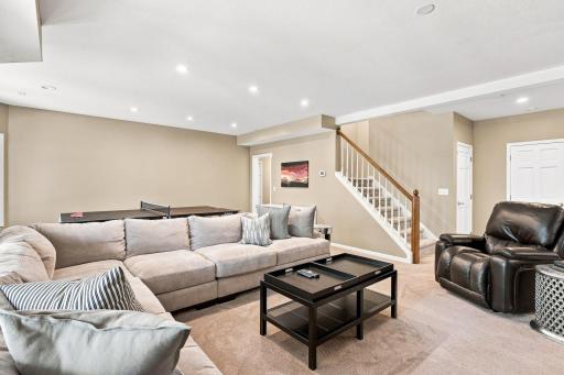 856 Great Oaks Trail, Eagan, MN 55123