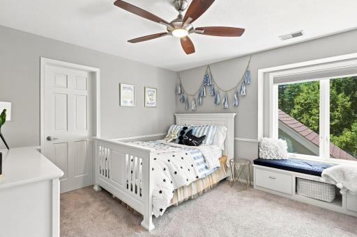 856 Great Oaks Trail, Eagan, MN 55123
