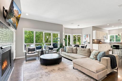 856 Great Oaks Trail, Eagan, MN 55123