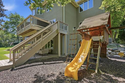 856 Great Oaks Trail, Eagan, MN 55123