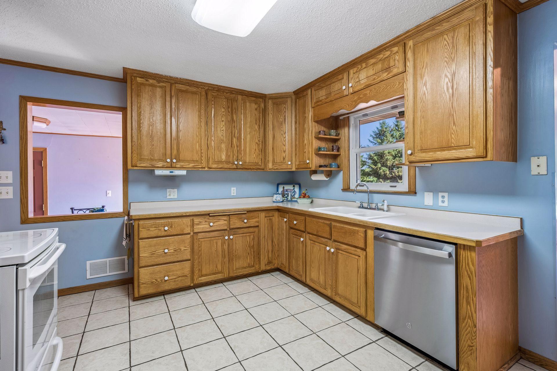 Tiled floors and new dishwasher.