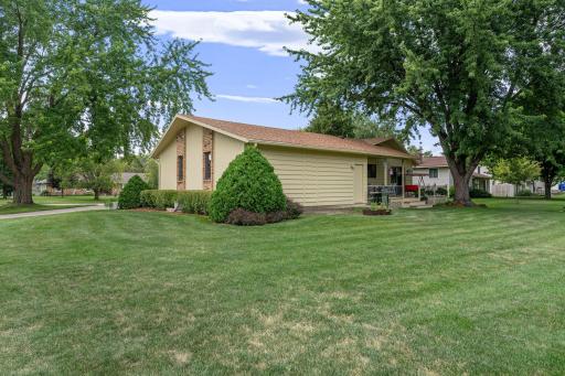 545 Crestview Lane, Owatonna, MN 55060
