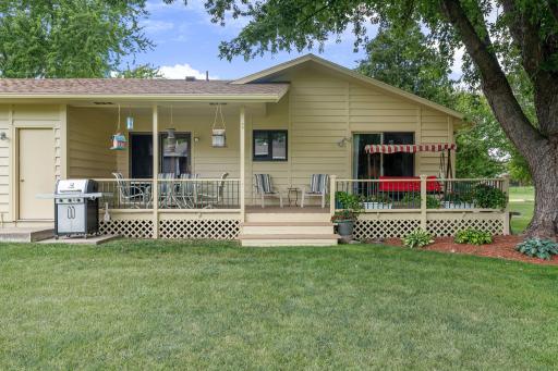 545 Crestview Lane, Owatonna, MN 55060