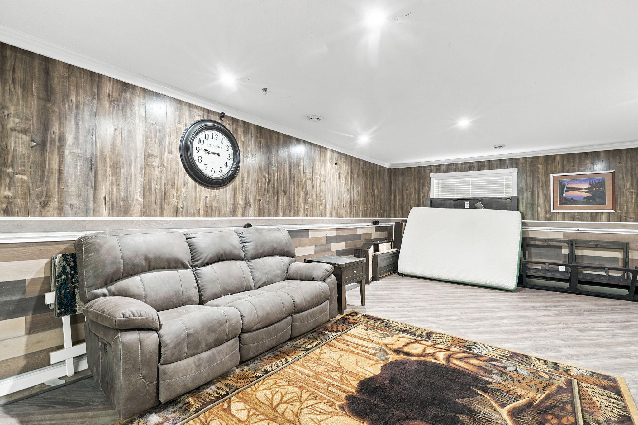 Spacious Walkout Family Room