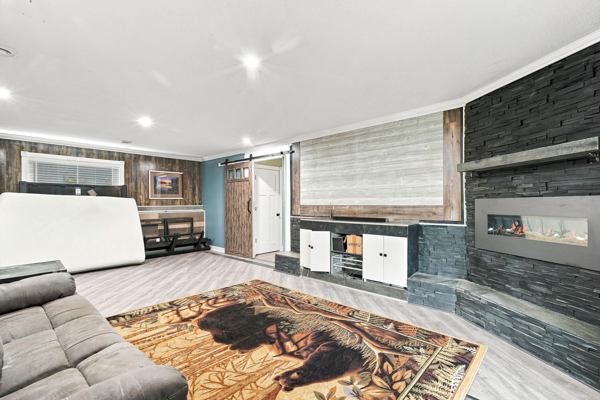 Spacious Walkout Family Room