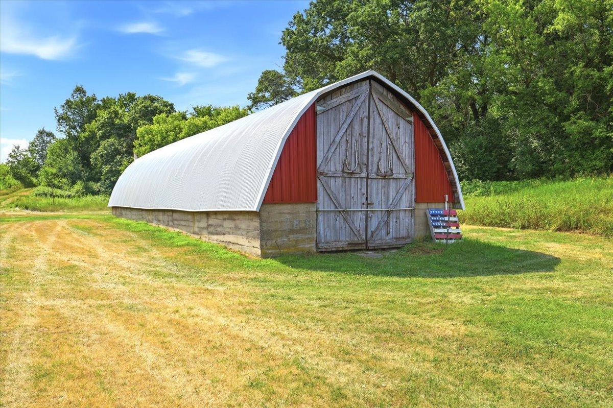 20x65 barn