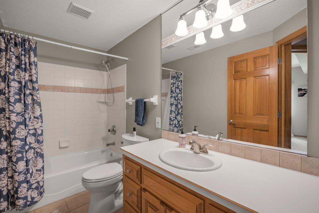 LL full bathroom