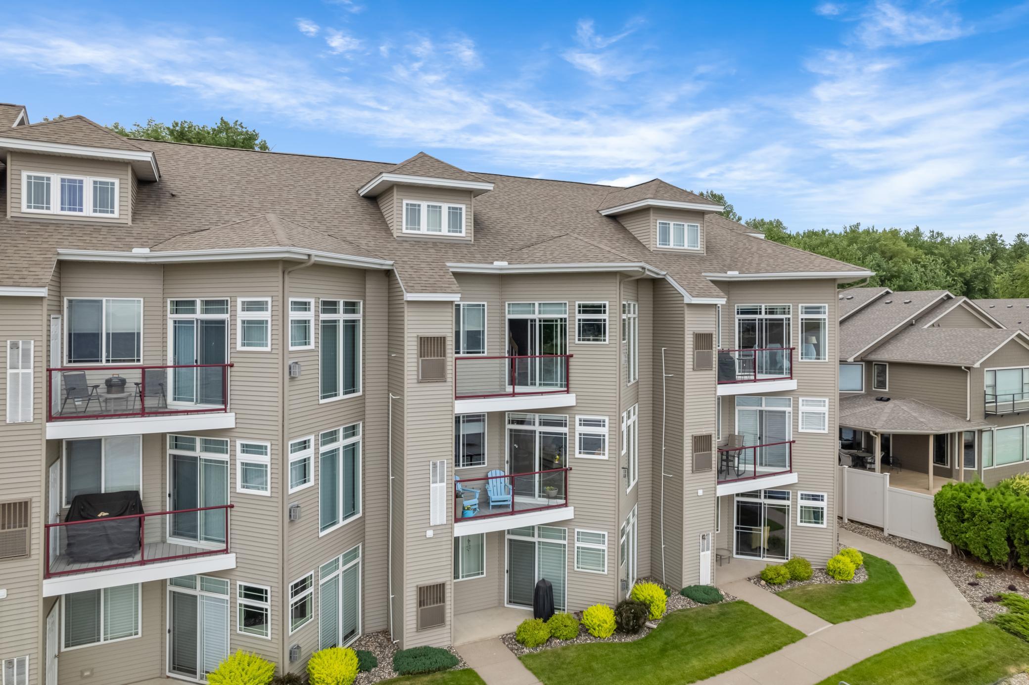 100 Central Point Rd (2).jpg