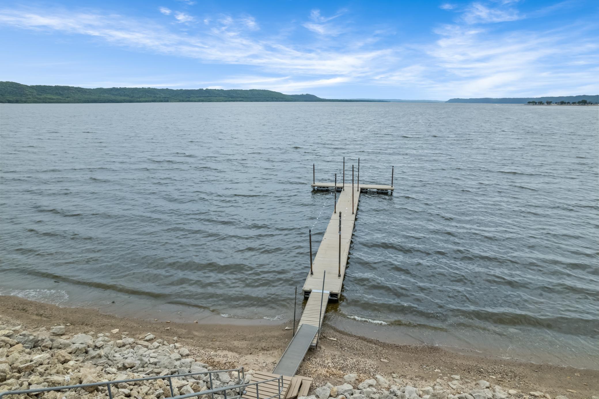 100 Central Point Rd (19).jpg