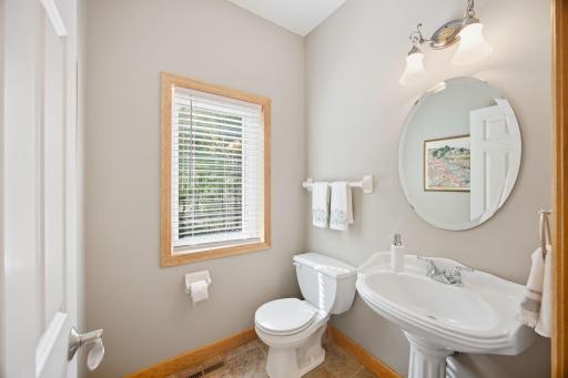 700 Mcfaddens Trail, Eagan, MN 55123