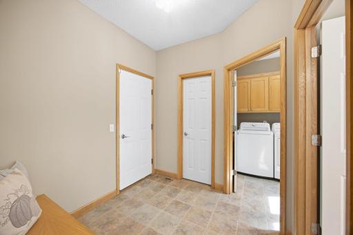 700 Mcfaddens Trail, Eagan, MN 55123