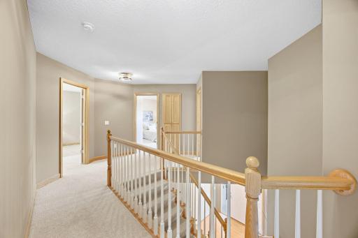 700 Mcfaddens Trail, Eagan, MN 55123