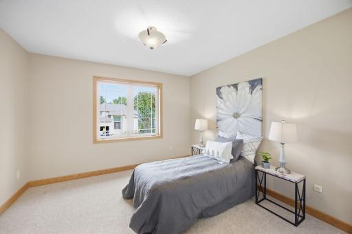 700 Mcfaddens Trail, Eagan, MN 55123