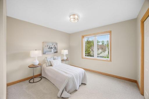 700 Mcfaddens Trail, Eagan, MN 55123