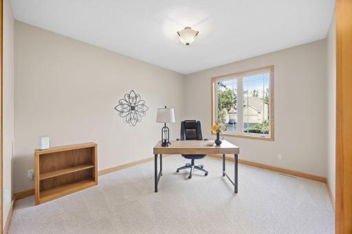 700 Mcfaddens Trail, Eagan, MN 55123