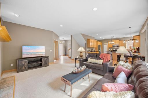 700 Mcfaddens Trail, Eagan, MN 55123