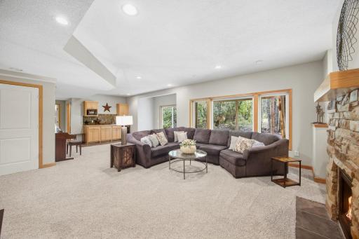 700 Mcfaddens Trail, Eagan, MN 55123