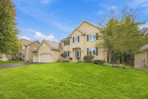 700 Mcfaddens Trail, Eagan, MN 55123
