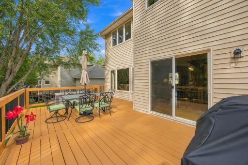 700 Mcfaddens Trail, Eagan, MN 55123