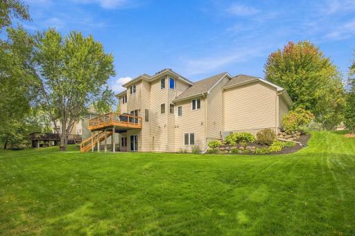 700 Mcfaddens Trail, Eagan, MN 55123