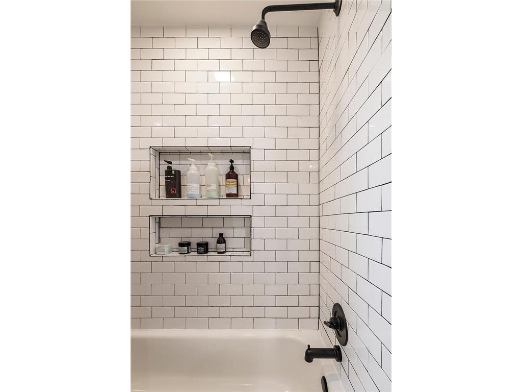 Full Bathroom on Main