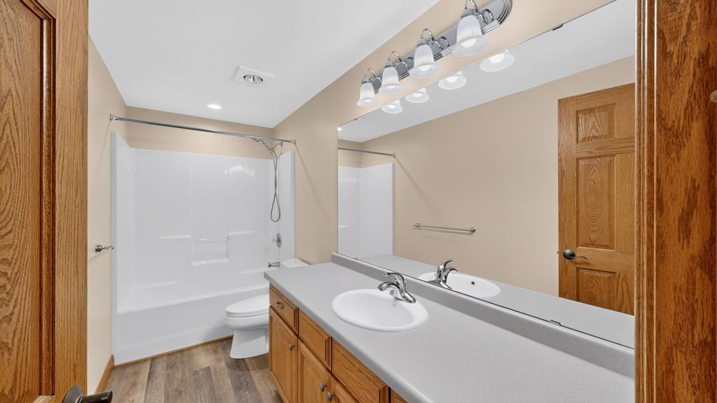Full bath lower