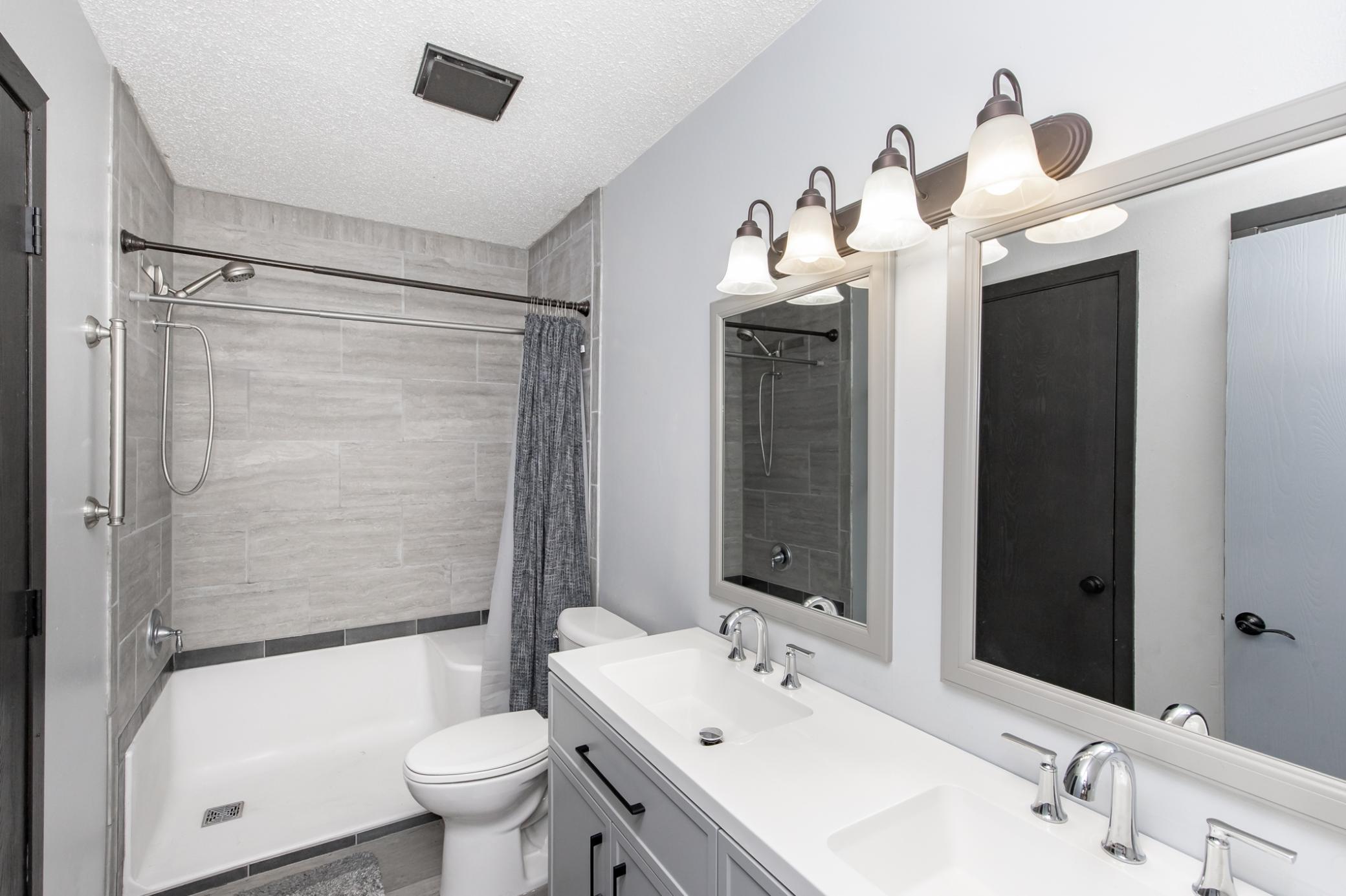 Bathroom 1 - 3/4