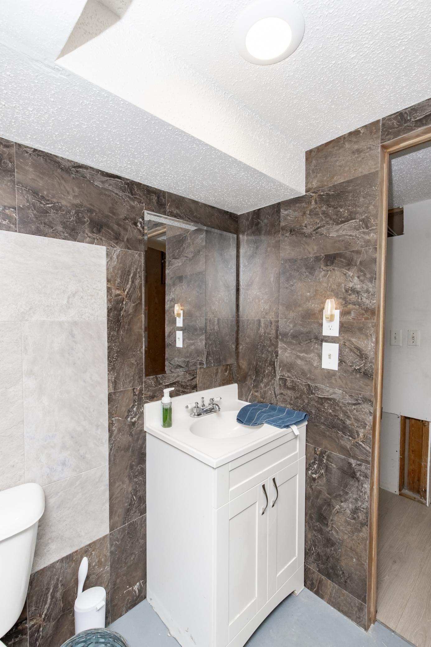 Bathroom 2 - 3/4