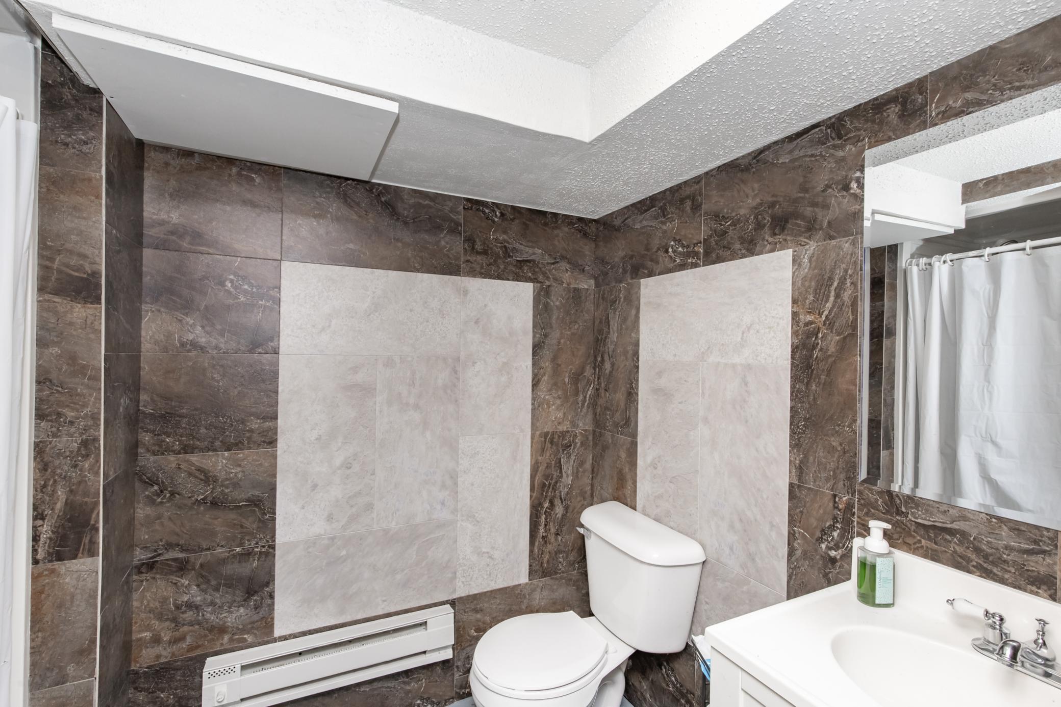 Bathroom 2 - 3/4