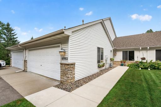 Lovely townhome with private wooded views!