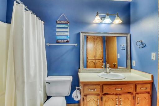 Primary Bathroom1_2-g.jpg