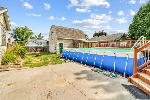 Backyard1_6-g.jpg