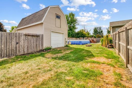 Backyard1_5-g.jpg