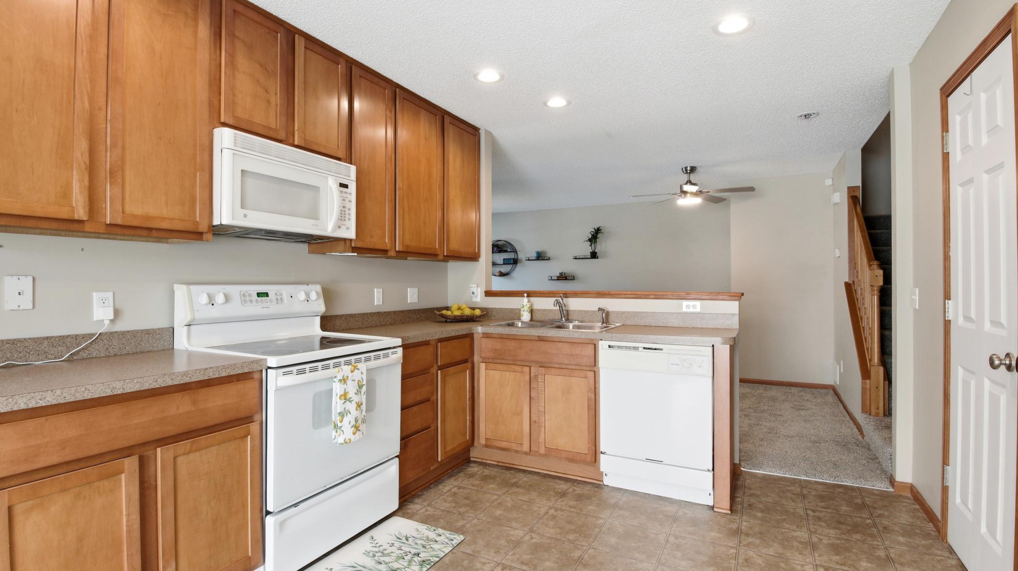Lovely, large kitchen.
