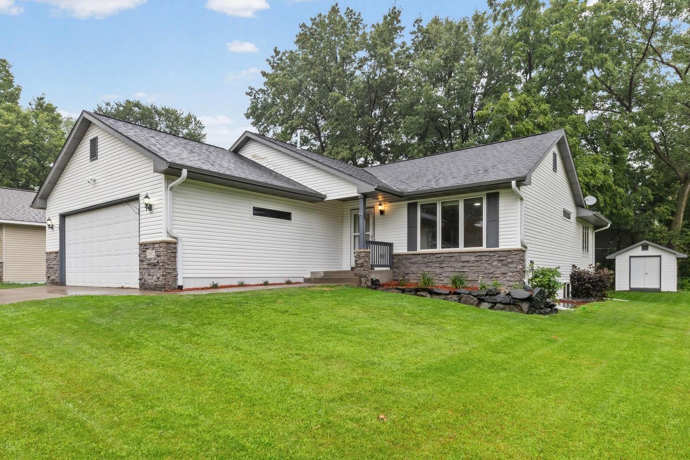 Welcome to 2082 Cowern Place E in North Saint Paul!