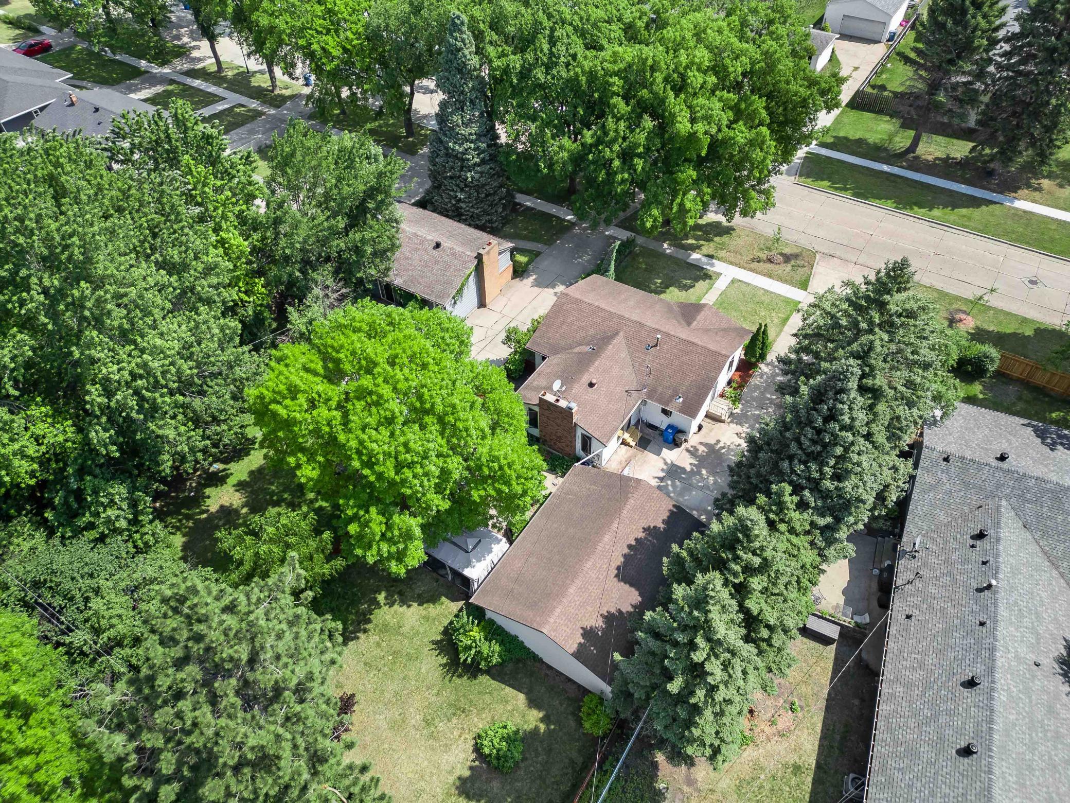 1917 15th St S Fargo-20.jpg